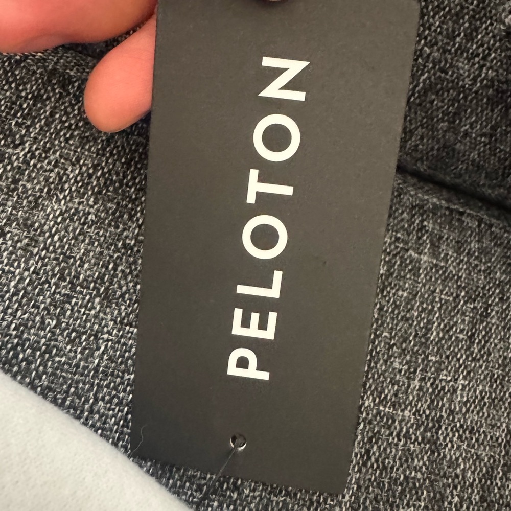 Peloton x Lululemon Athletica White scuba Shorts Tailored Minimalist Design - Picture 4 of 4